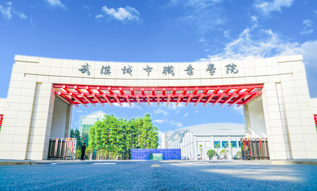 学校和东风公司开启校企合作高端培训新模式